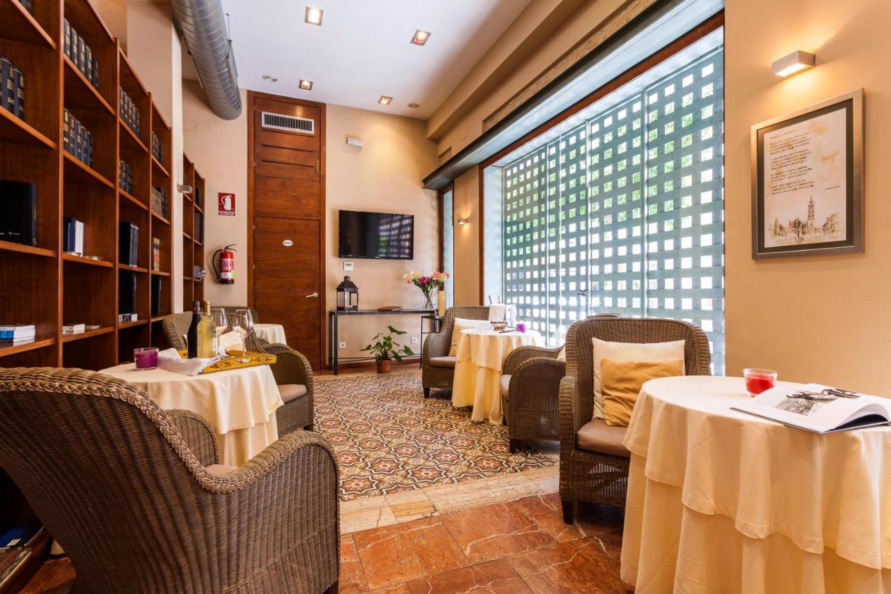 Отель La Casa Del Maestro Boutique Севилья Экстерьер фото